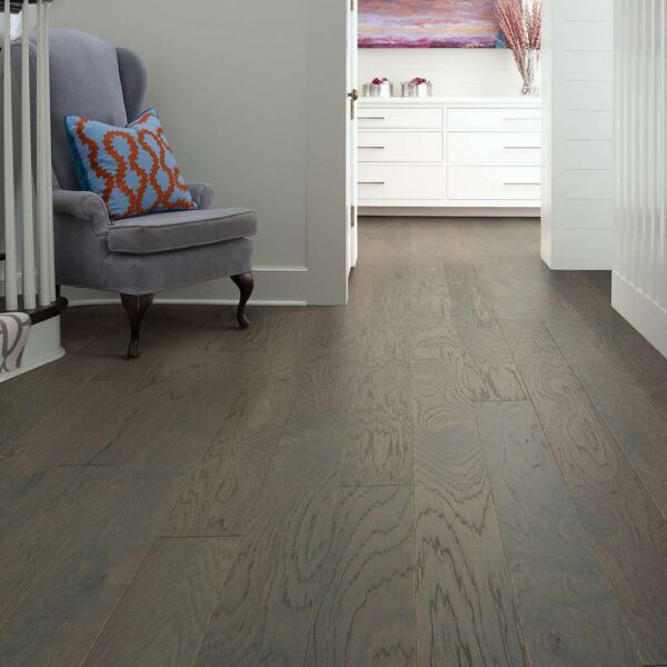 Shaw Hardwood High Plains 6 3/8" Kohl SW712-09044 Room Scene